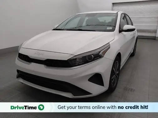 2023 Kia Forte LXS FWD photo