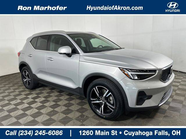 2023 Volvo XC40 Plus Bright Theme AWD photo
