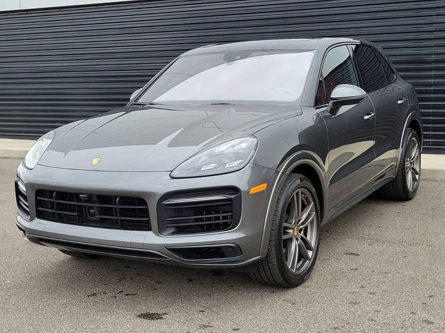 2023 Porsche Cayenne GTS AWD photo