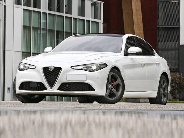 2022 Alfa Romeo Giulia  RWD photo