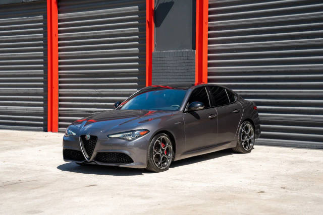 2022 Alfa Romeo Giulia Veloce RWD photo