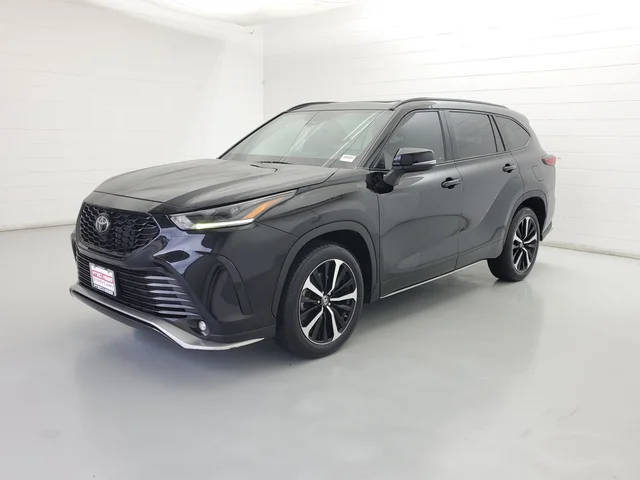 2022 Toyota Highlander XSE AWD photo