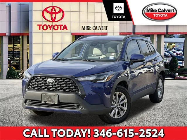 2022 Toyota Corolla Cross LE FWD photo