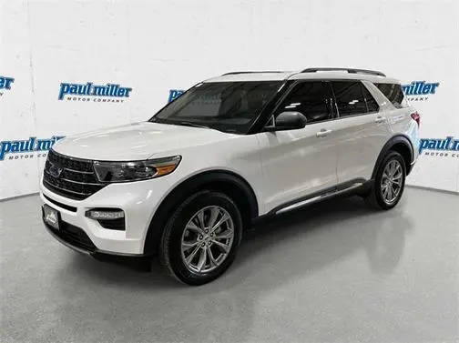 2022 Ford Explorer XLT 4WD photo