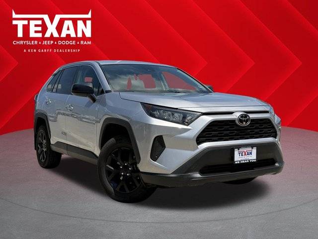 2022 Toyota RAV4 LE FWD photo
