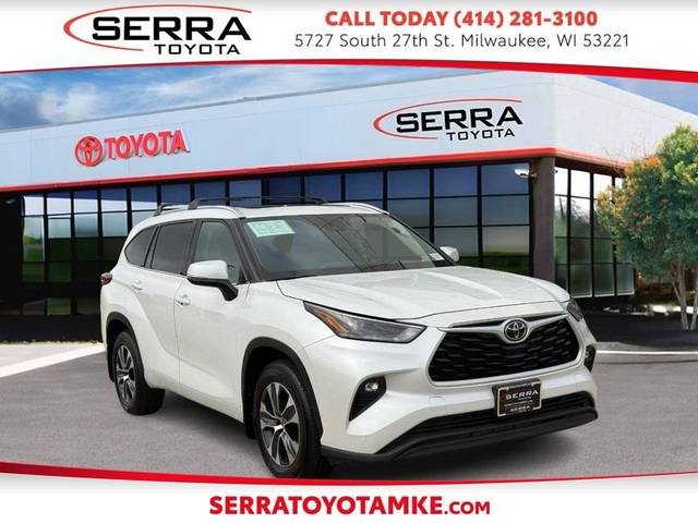 2022 Toyota Highlander XLE FWD photo