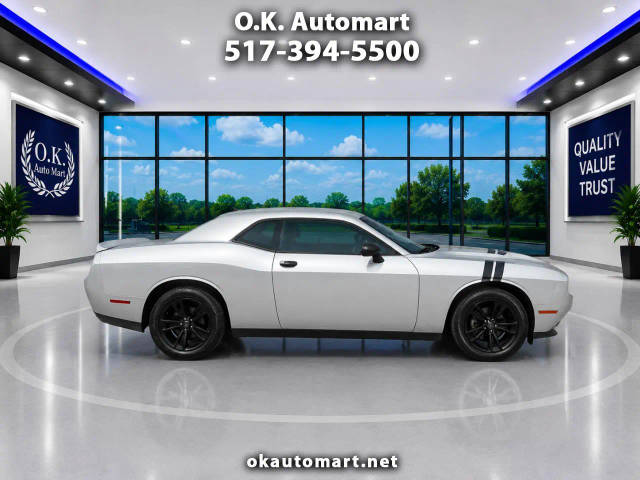 2020 Dodge Challenger SXT RWD photo
