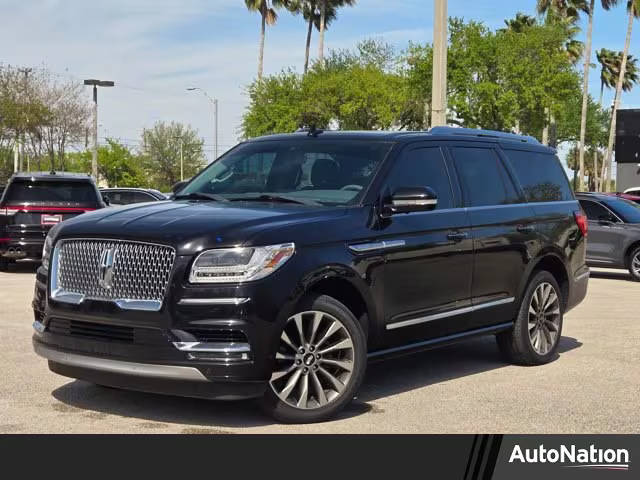 2020 Lincoln Navigator Reserve RWD photo