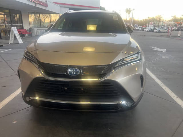 2022 Toyota Venza XLE AWD photo