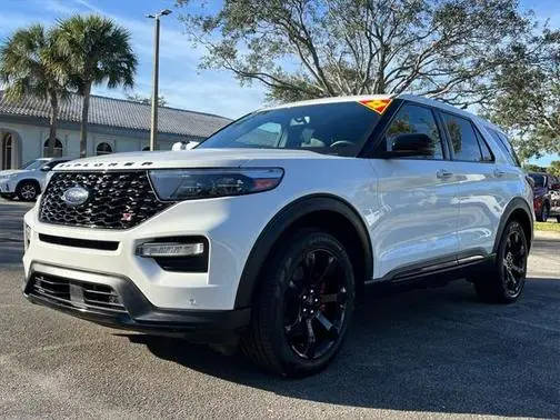 2022 Ford Explorer ST 4WD photo