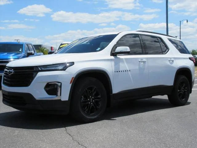 2023 Chevrolet Traverse LT Leather AWD photo