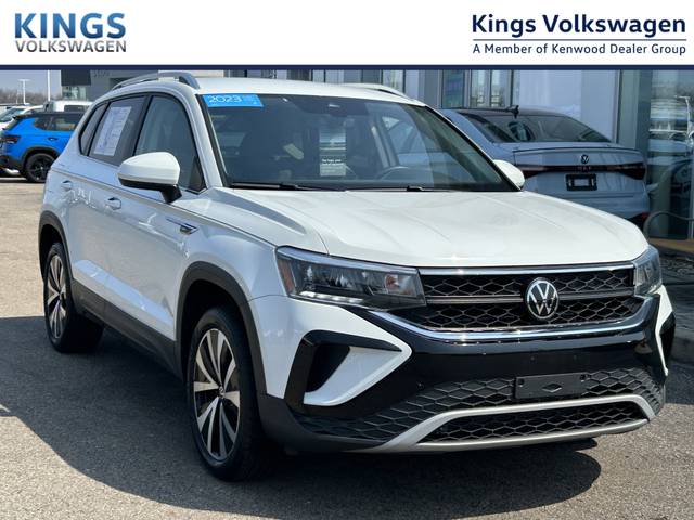 2023 Volkswagen Taos SE FWD photo