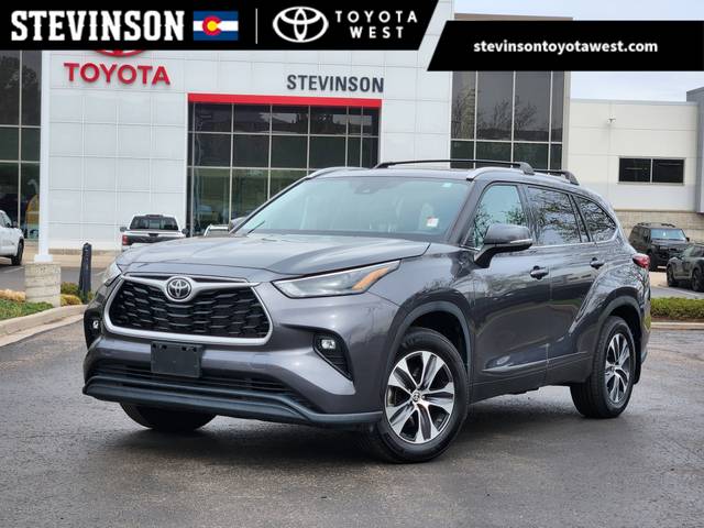 2022 Toyota Highlander XLE AWD photo