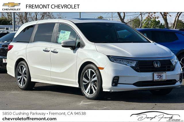 2023 Honda Odyssey Touring FWD photo