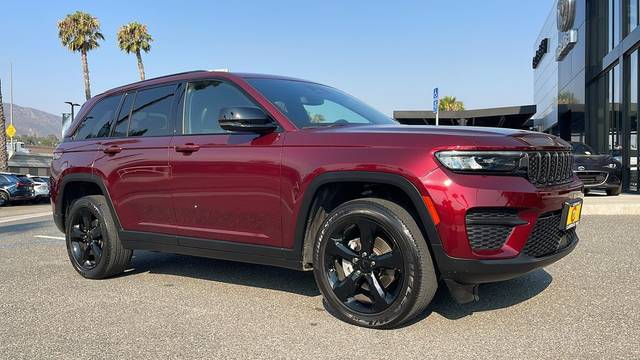 2023 Jeep Grand Cherokee Altitude 4WD photo