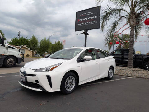 2020 Toyota Prius LE FWD photo