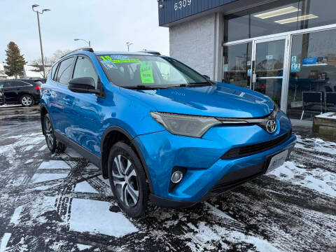 2016 Toyota RAV4 LE FWD photo
