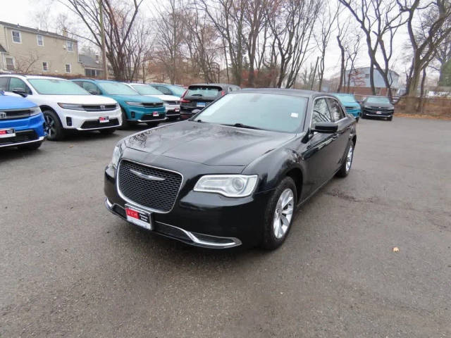 2015 Chrysler 300 Limited RWD photo