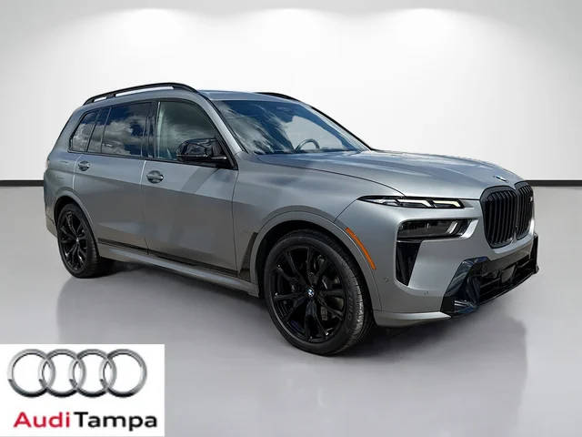 2023 BMW X7 M60i AWD photo