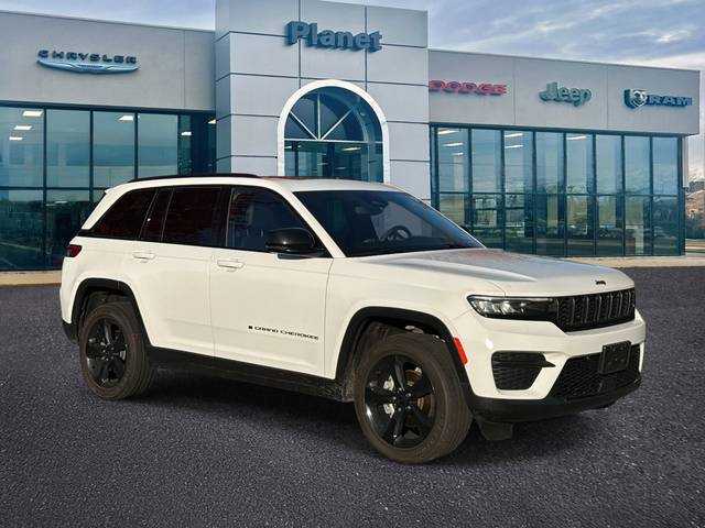 2023 Jeep Grand Cherokee Altitude 4WD photo