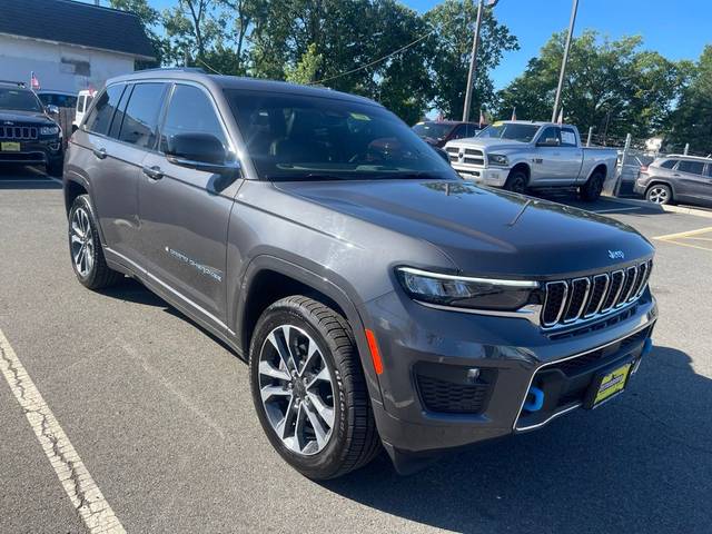 2022 Jeep Grand Cherokee Overland 4WD photo