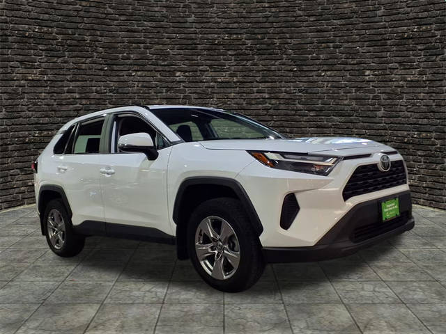 2022 Toyota RAV4 XLE AWD photo