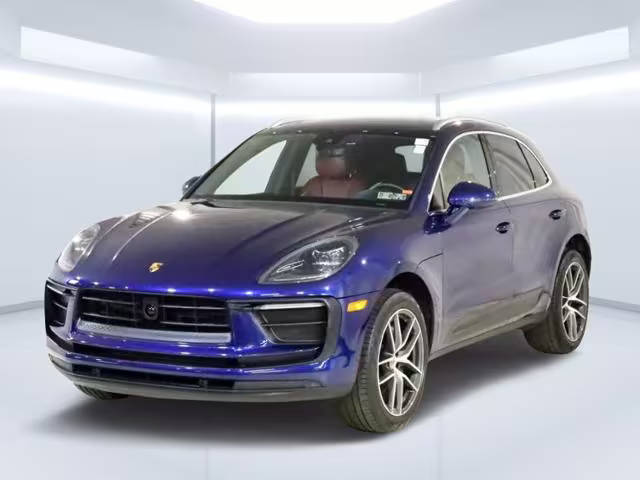 2023 Porsche Macan  AWD photo