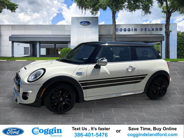 2015 MINI Hardtop 2 Door S FWD photo