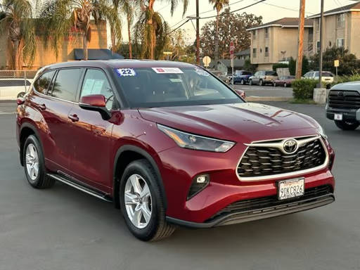 2022 Toyota Highlander LE FWD photo