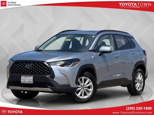 2022 Toyota Corolla Cross LE FWD photo