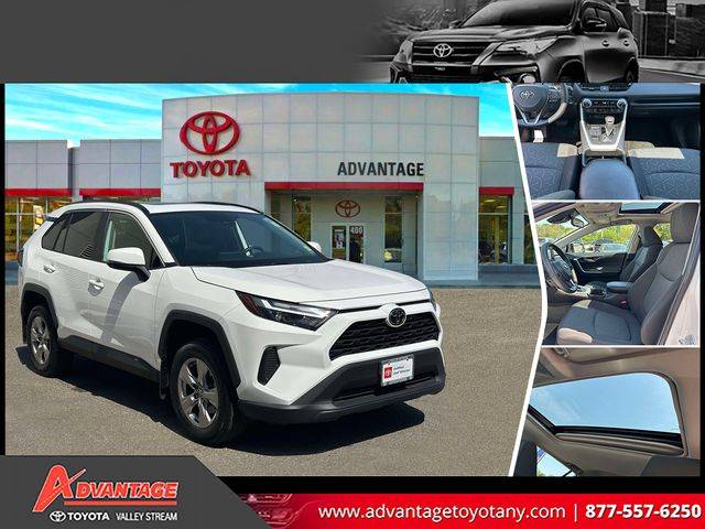 2022 Toyota RAV4 XLE AWD photo