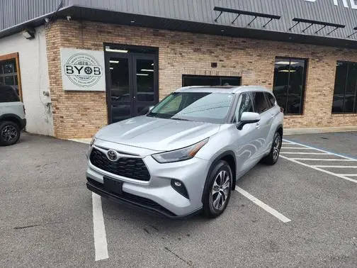 2022 Toyota Highlander XLE AWD photo