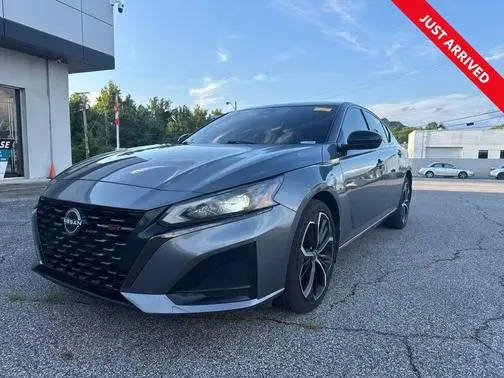 2023 Nissan Altima 2.5 SR AWD photo
