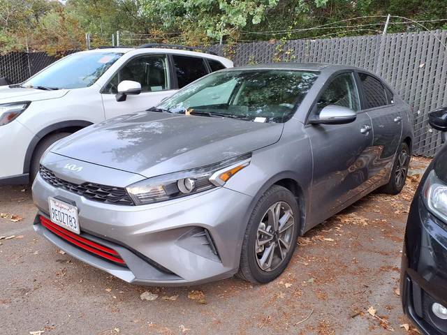 2023 Kia Forte LXS FWD photo