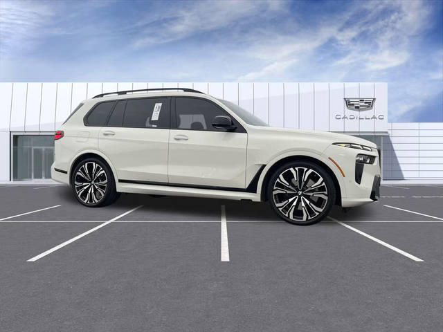 2023 BMW X7 M60i AWD photo