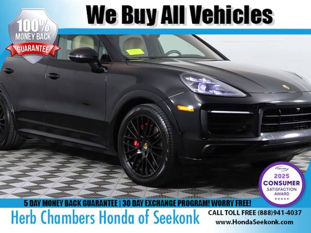 2023 Porsche Cayenne GTS AWD photo