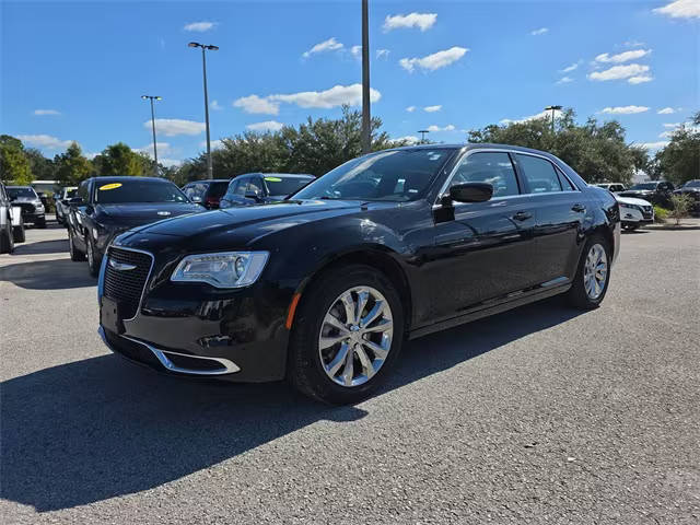 2022 Chrysler 300 Touring AWD photo