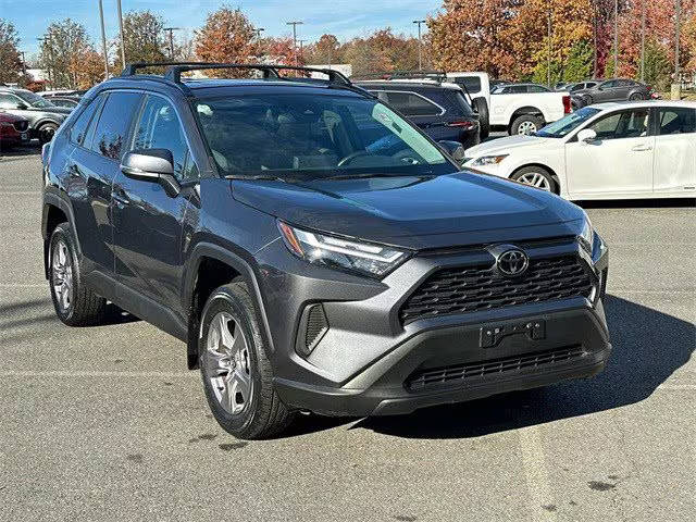 2022 Toyota RAV4 XLE AWD photo