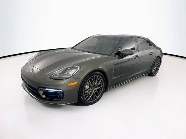 2023 Porsche Panamera  RWD photo