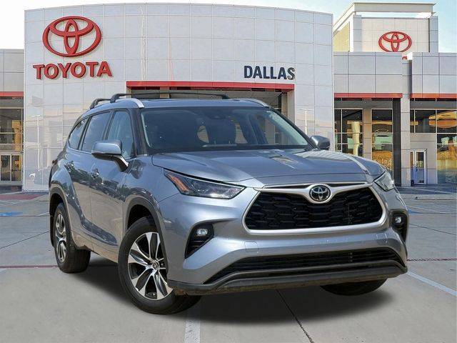 2022 Toyota Highlander XLE FWD photo