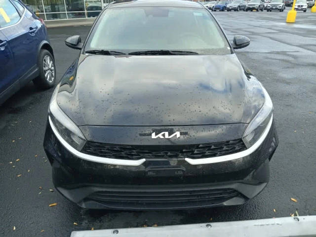 2023 Kia Forte LXS FWD photo