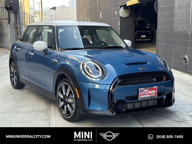 2023 MINI Hardtop 4 Door Cooper S FWD photo