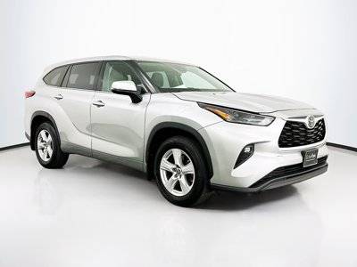 2022 Toyota Highlander LE AWD photo