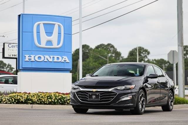 2023 Chevrolet Malibu LT FWD photo