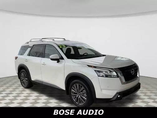 2023 Nissan Pathfinder SL 4WD photo