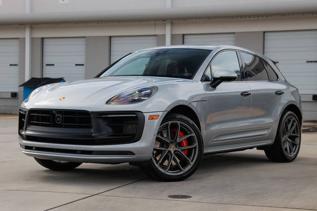 2023 Porsche Macan GTS AWD photo