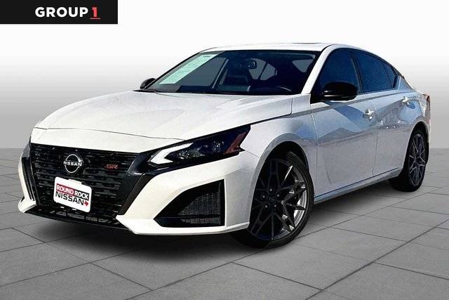 2023 Nissan Altima 2.0 SR FWD photo
