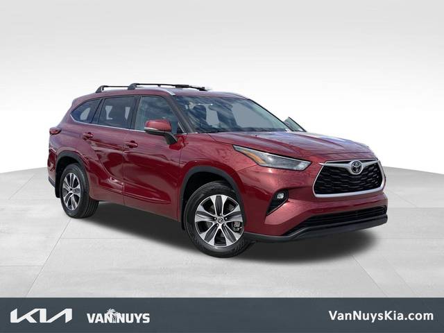 2022 Toyota Highlander XLE AWD photo