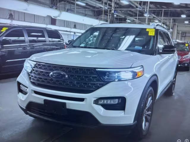 2022 Ford Explorer XLT 4WD photo
