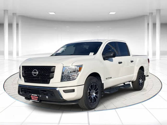 2023 Nissan Titan SV RWD photo